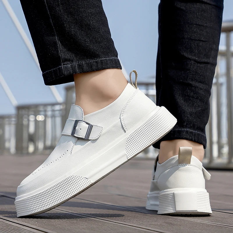 2025 Nouveaux mocassins à plateforme pour hommes Chaussures à enfiler en cuir à semelle épaisse Chaussures de marche confortables et décontractées pour hommes Chaussures plates à enfiler à la mode