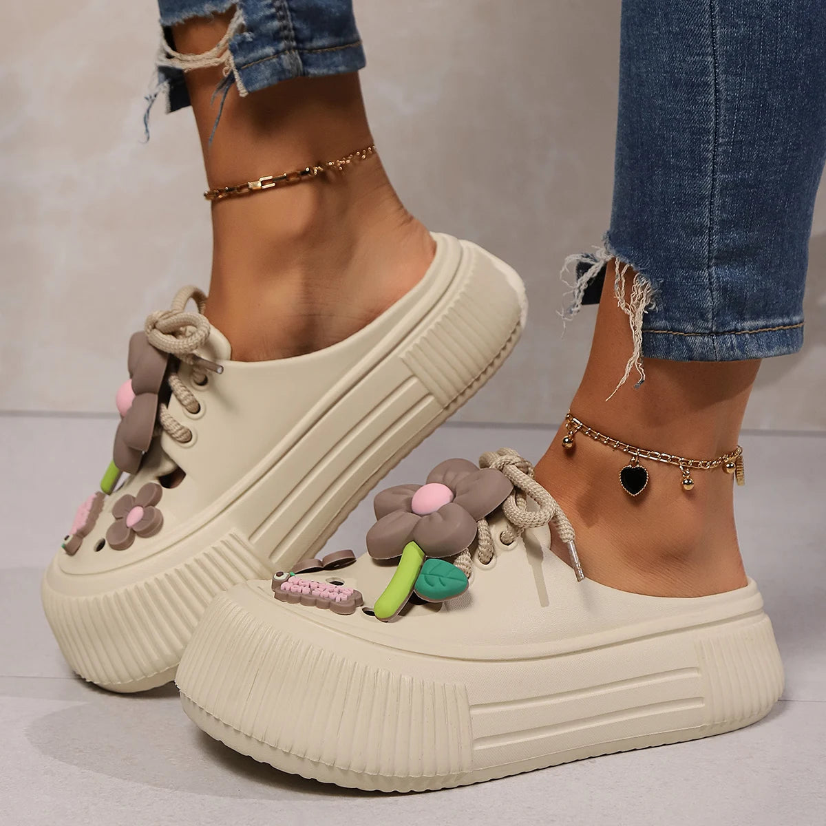 Pantoufles d'été pour femmes, jolies sandales à plateforme décoratives, sabots d'extérieur décontractés, sandales de plage, diapositives antidérapantes, chaussures d'intérieur et de maison 35-42