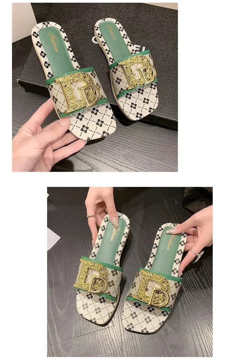 Pantoufles d'été à la mode pour femmes, pantoufles fond souple, antidérapantes, décorées en métal, Style de loisirs, matériau PVC