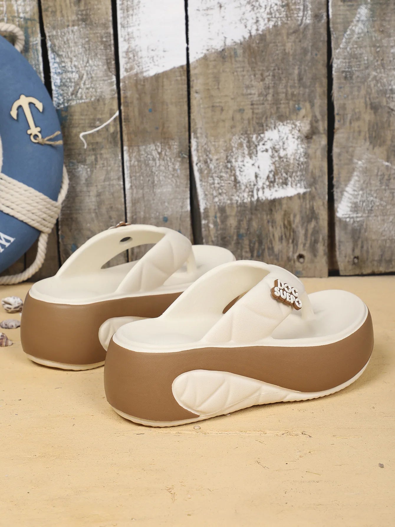 Nouvelles tongs élévatrices pour femmes, sandales à plateforme épaisse EVA, Design tanga confortable d'été, chaussures légères à la mode pour l'extérieur