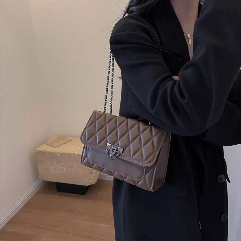 1 sac à bandoulière simple et élégant en grille de diamant, sac à bandoulière avec chaîne en métal, adapté à un usage quotidien de loisirs pour femmes-A-DH