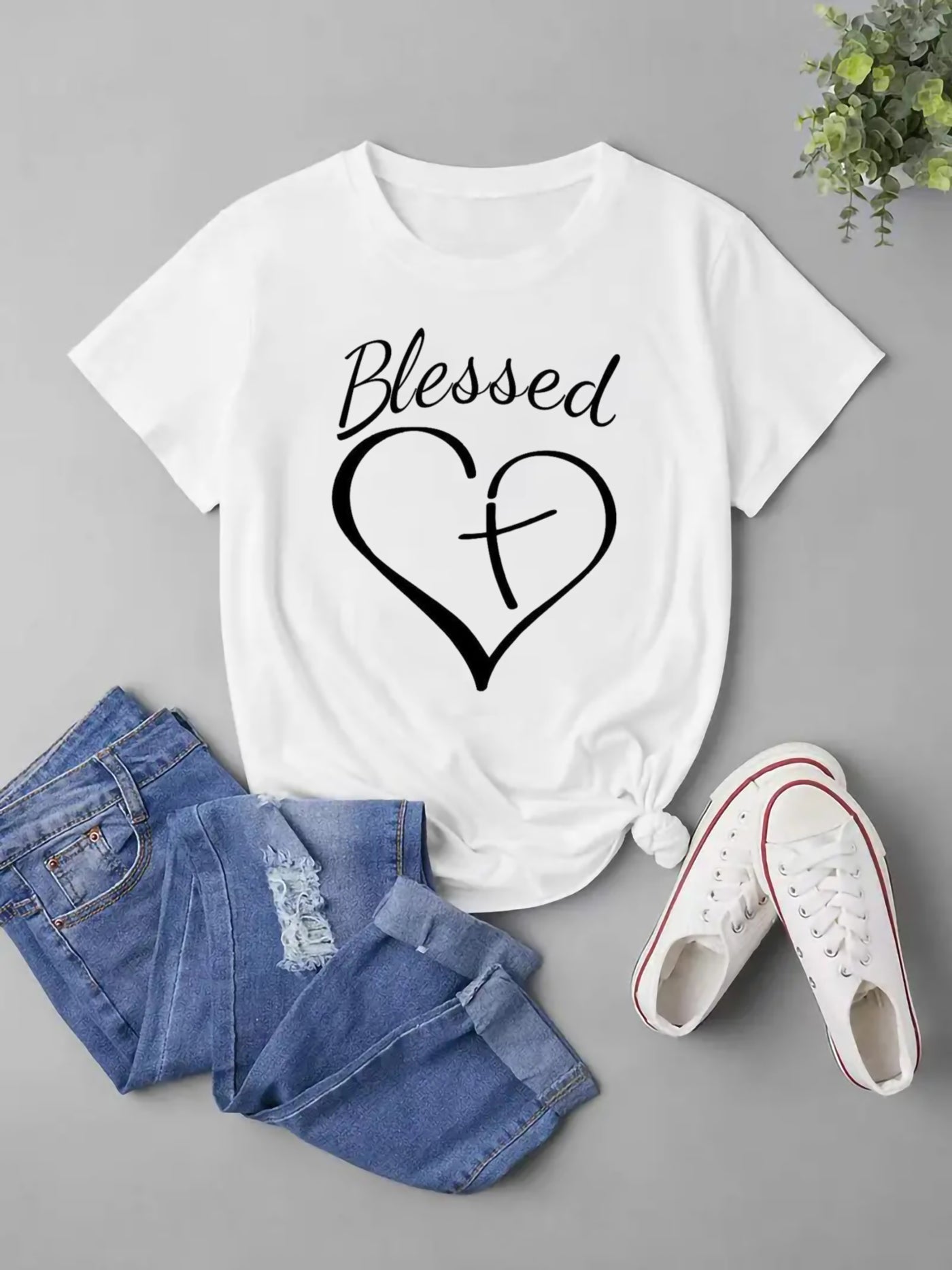 Women's Blessed Heart & Cross Print T-Shirt for Valentine's Day - Comfortable Crew Neck Short Sleeve Tee with Unique Design