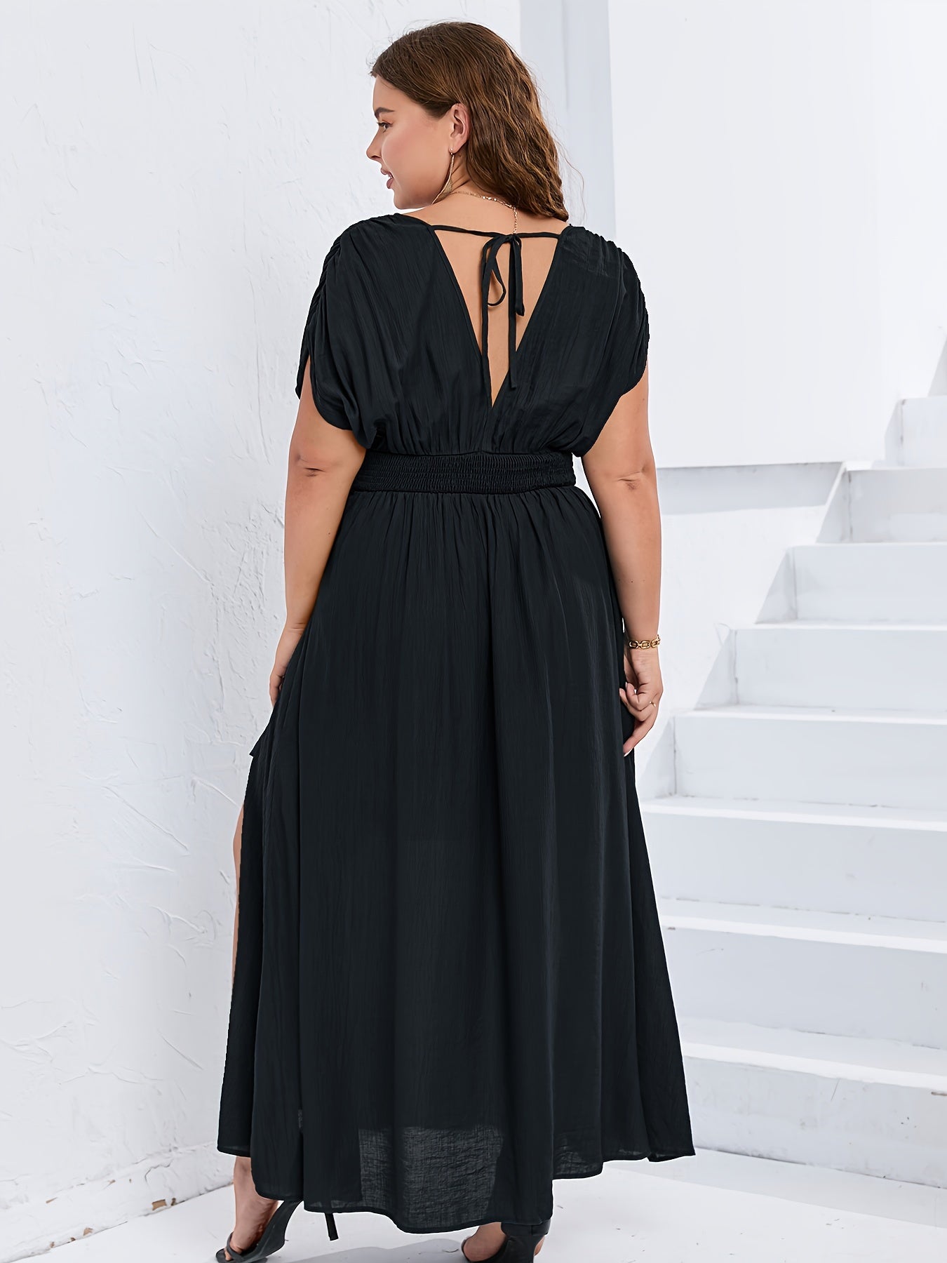 Plus Size Glamorous Maxi Dress - Flattering Ruched Solid Batwing Dress with V Neck & Side Split - Effortless Flowy Style for Women