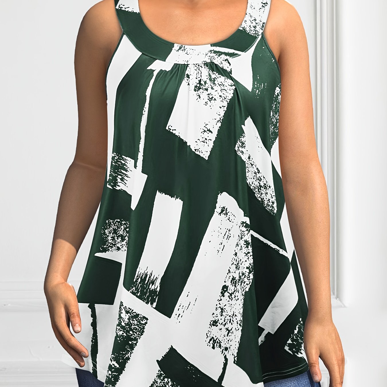 Plus Size Round Neck Colorblock Curved Hem Casual Tank Top