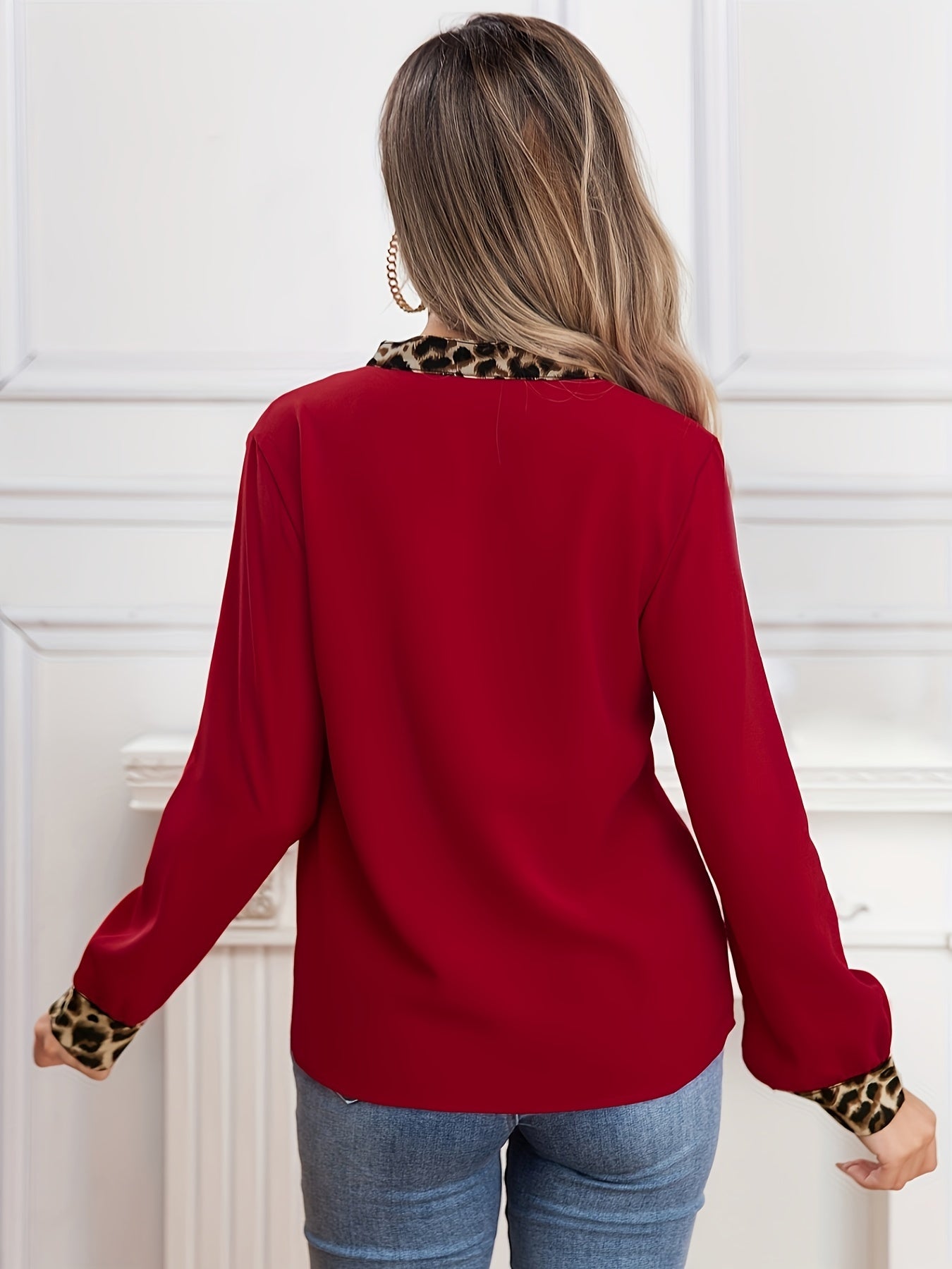 Elegant Non-Sheer V-Neck Blouse with Contrast Trim – Chic Long Sleeve Polyester Top, All-Season Style, Machine Washable