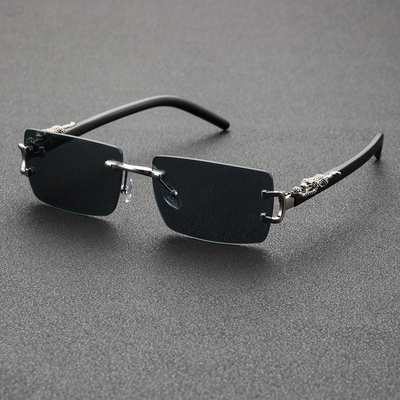 A Pair Of Classic Frameless Casual Glasses For Men
