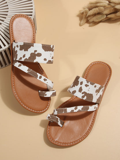 Women's Cow Pattern Slide Sandals - Casual Loop Toe Flat Summer Shoes, Lightweight & Comfortable - For Women - Perfect for Summer Beach & Casual Wear - Ideal Gift for Cow Lovers
