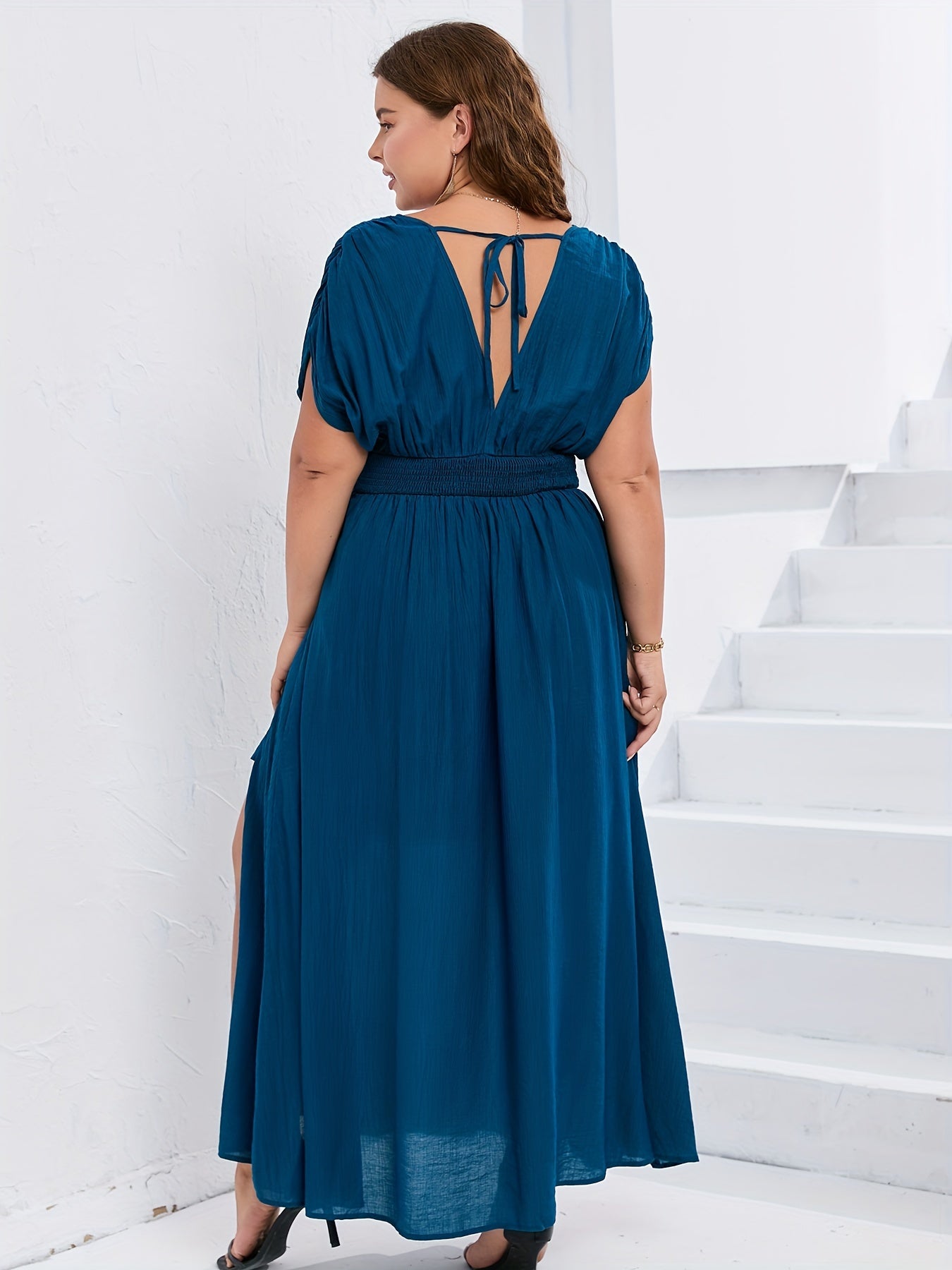Plus Size Glamorous Maxi Dress - Flattering Ruched Solid Batwing Dress with V Neck & Side Split - Effortless Flowy Style for Women