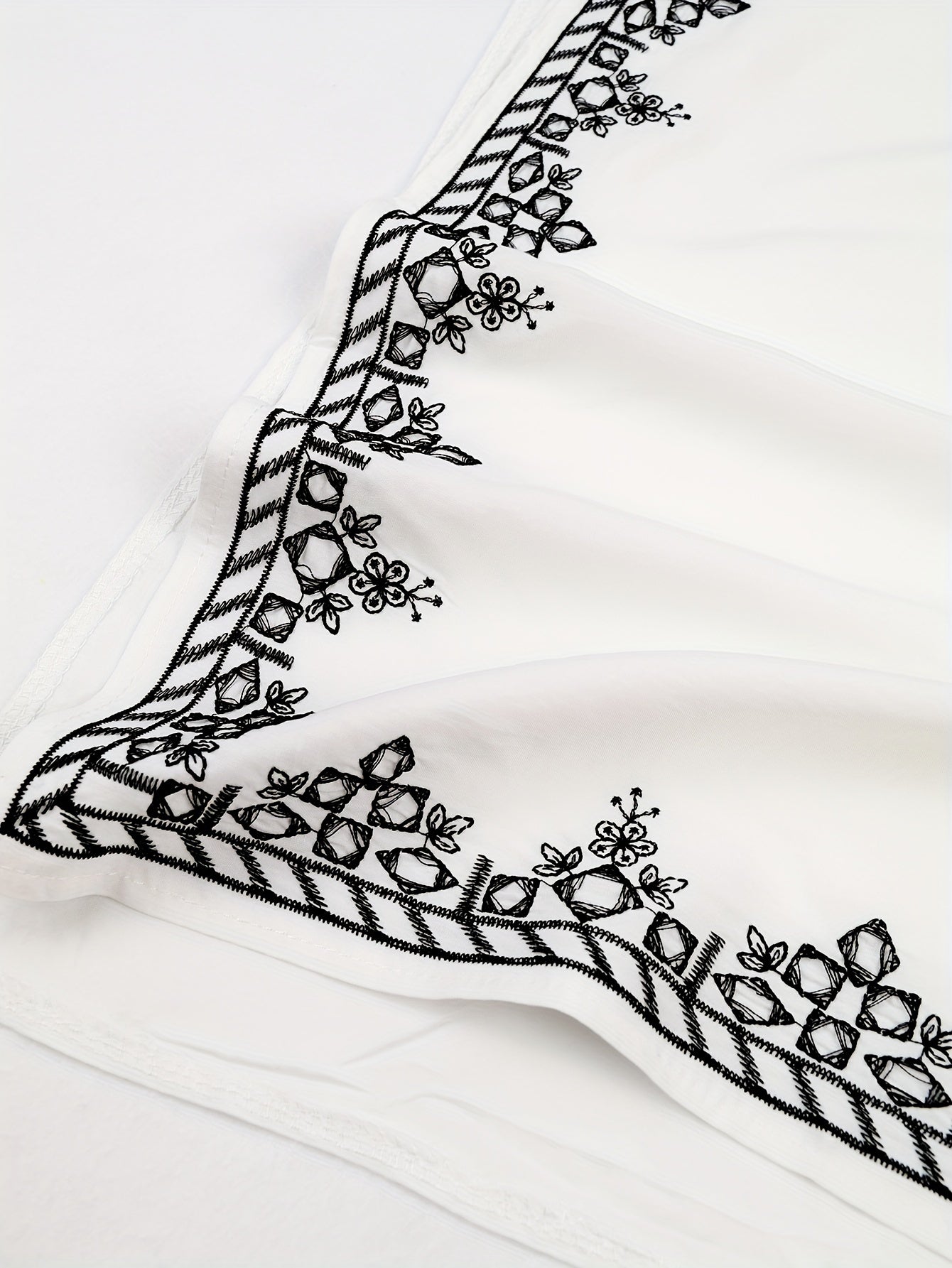 Bohemian Golden Embroidered Plus Size Maxi Dress with Bat Sleeves for Ramadan