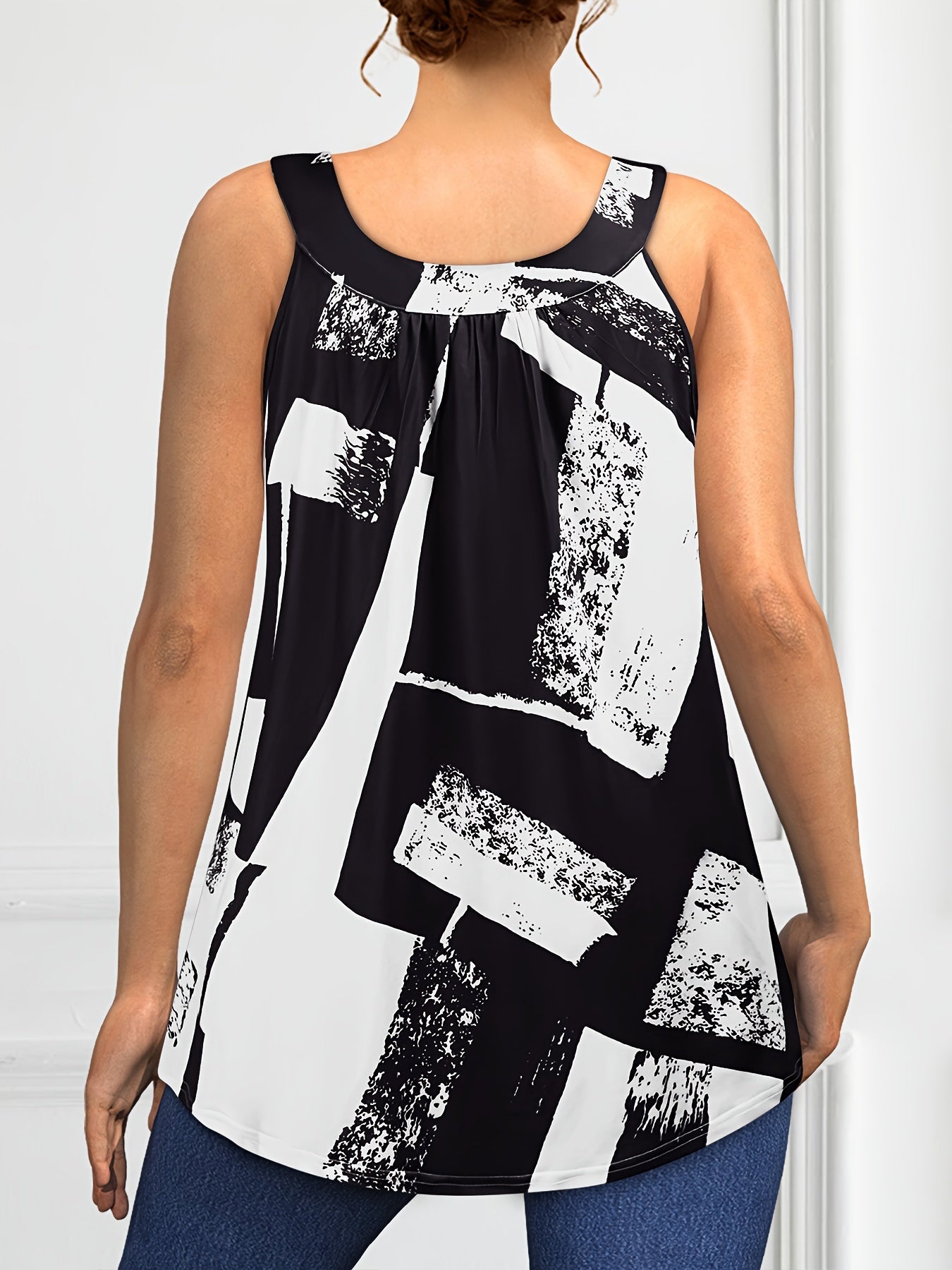 Plus Size Round Neck Colorblock Curved Hem Casual Tank Top