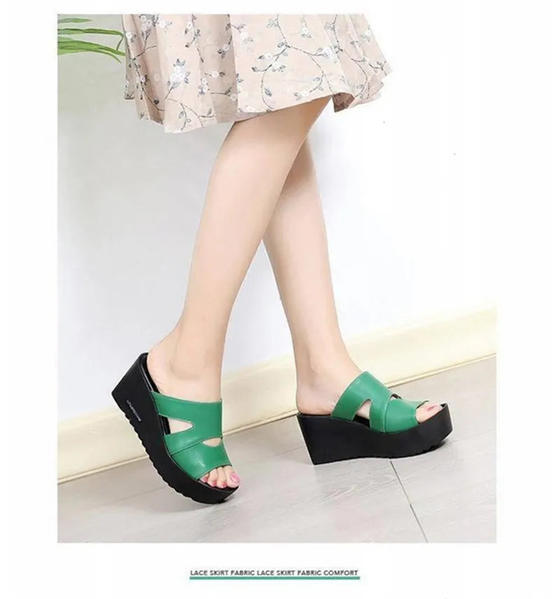 YAERNI nouveau élégant été pantoufles en cuir femmes sandales décontractées confortable antidérapant plate-forme chaussures femme sandales à talons compensés pantoufle