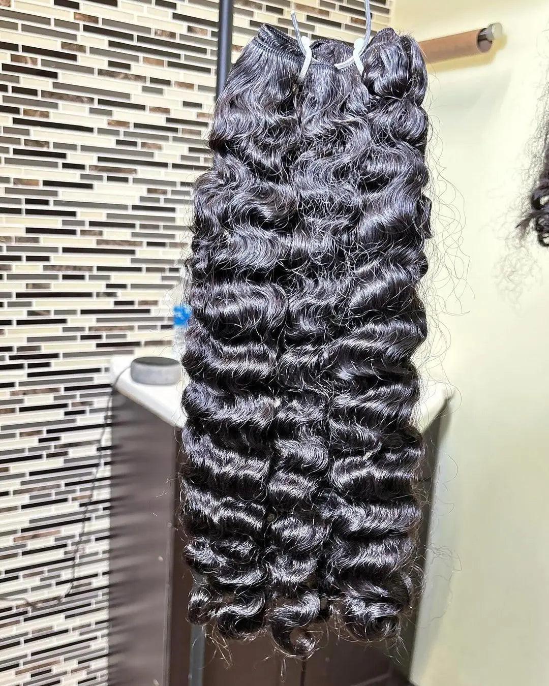 Hot Sale Factory Price Burmese Curly Hair Vendor Unprocessed Human Deep Curly Raw Burmese Curly Loose Wave