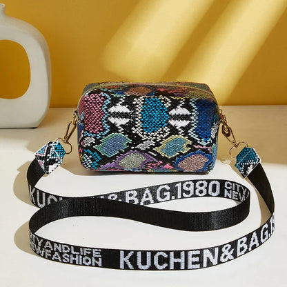 Yogodlns mode petit sac carré pour femmes en cuir PU sac à bandoulière lettre sangle sac à bandoulière sac à main tendance Bolsa