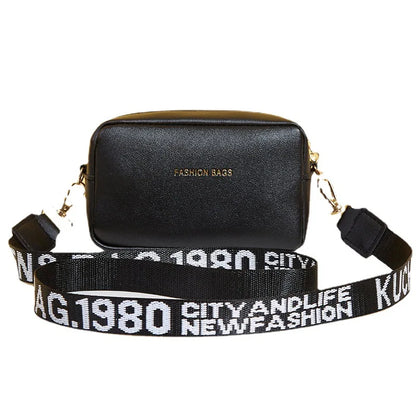 Yogodlns mode petit sac carré pour femmes en cuir PU sac à bandoulière lettre sangle sac à bandoulière sac à main tendance Bolsa