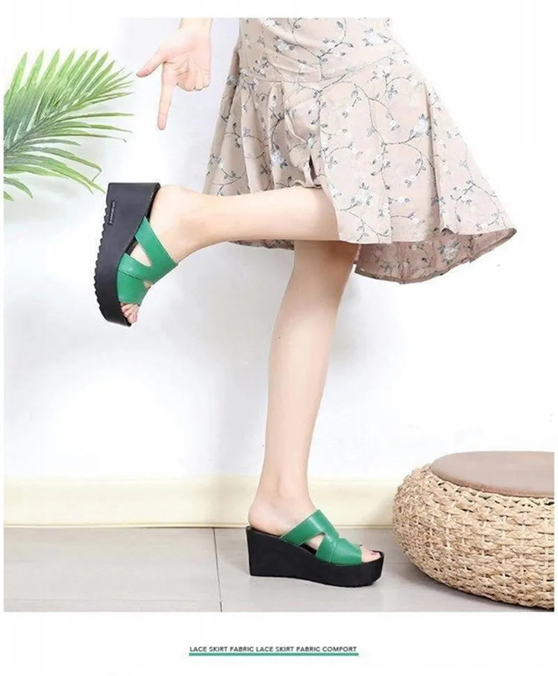 YAERNI nouveau élégant été pantoufles en cuir femmes sandales décontractées confortable antidérapant plate-forme chaussures femme sandales à talons compensés pantoufle