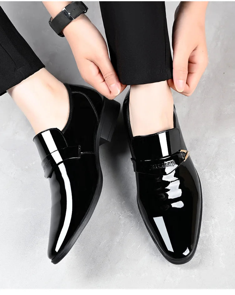 Chaussures en cuir blanc pour hommes, mocassins à bout pointu, décontractés, à enfiler, pour robe de soirée, nouvelle collection 2025