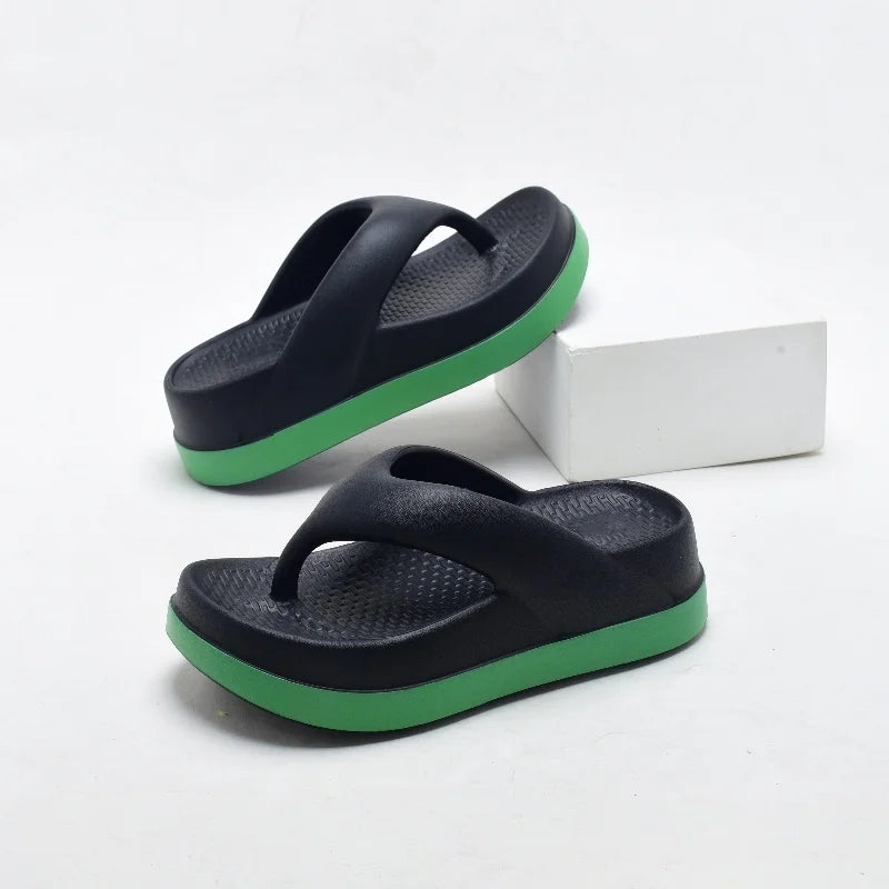 Outlandish EVA femme tongs super doux semelles épaisses chaussures d'extérieur d'été antidérapantes de haute qualité Design à la mode sandales pour femmes