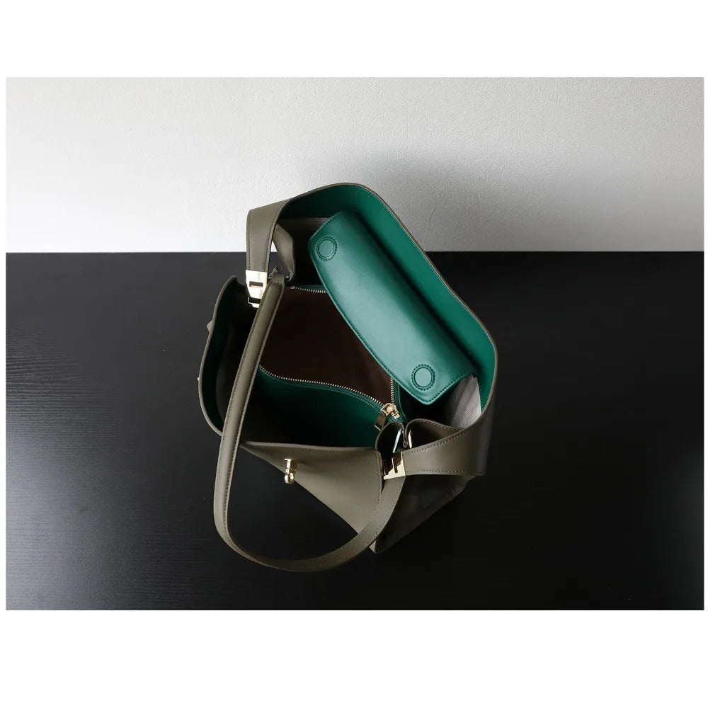 Niche léger luxe haut de gamme en cuir grande capacité première couche peau de vache sac à main pour femme sac fourre-tout banlieue loisirs polyvalent