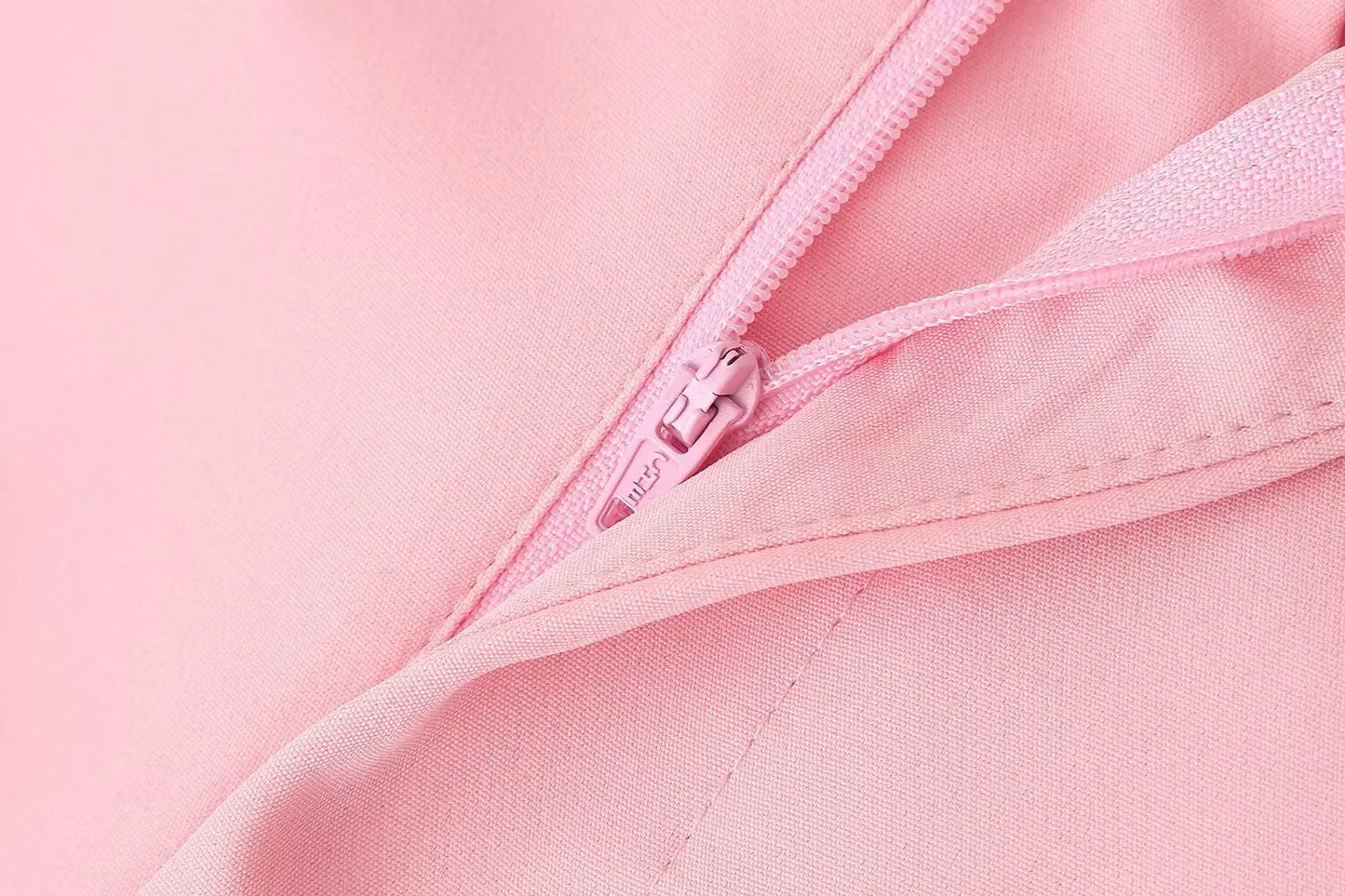 Le nouveau costume de sport pour femmes 2025 présente un cravate réversible à la mode et de grand style décontracté avec deux poches