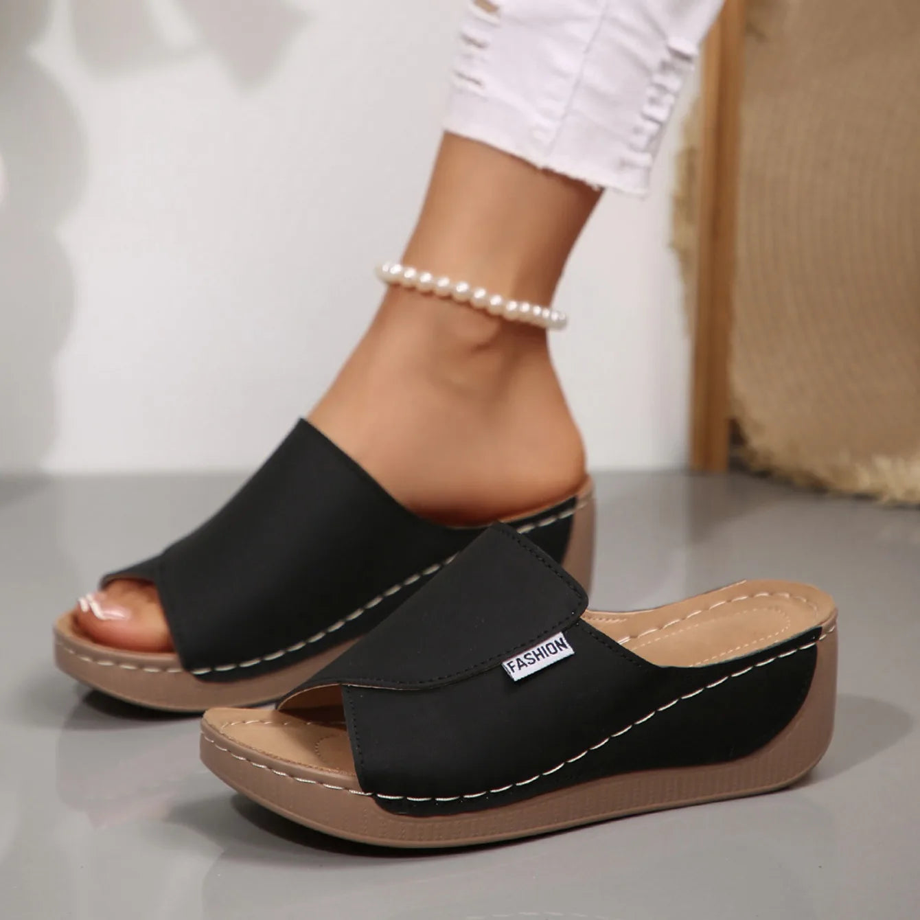 Femmes chaussons compensés été 2025 nouvelle mode pantoufles bout ouvert respirant sandales confortable boucle femme chaussures diapositives femmes