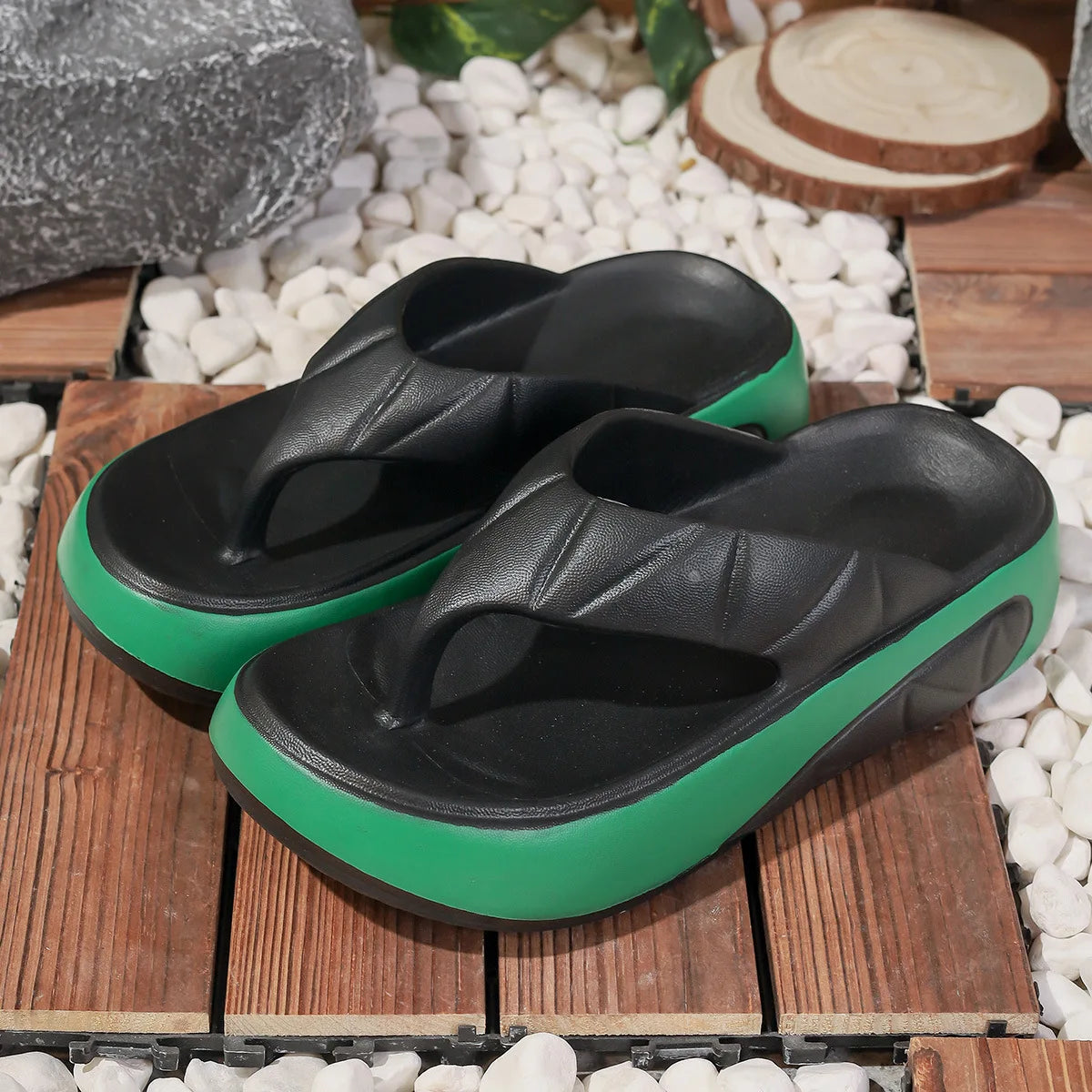 Nouvelles tongs élévatrices pour femmes, sandales à plateforme épaisse EVA, Design tanga confortable d'été, chaussures légères à la mode pour l'extérieur
