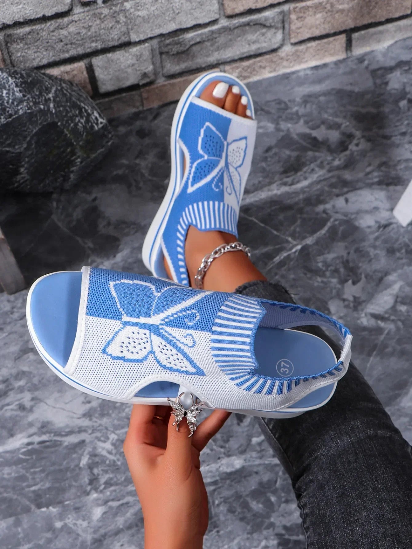 2024 été nouvelles femmes sandales bout rond plate-forme semelle maille unique femmes chaussures décontracté mode bleu papillon grande taille sandales