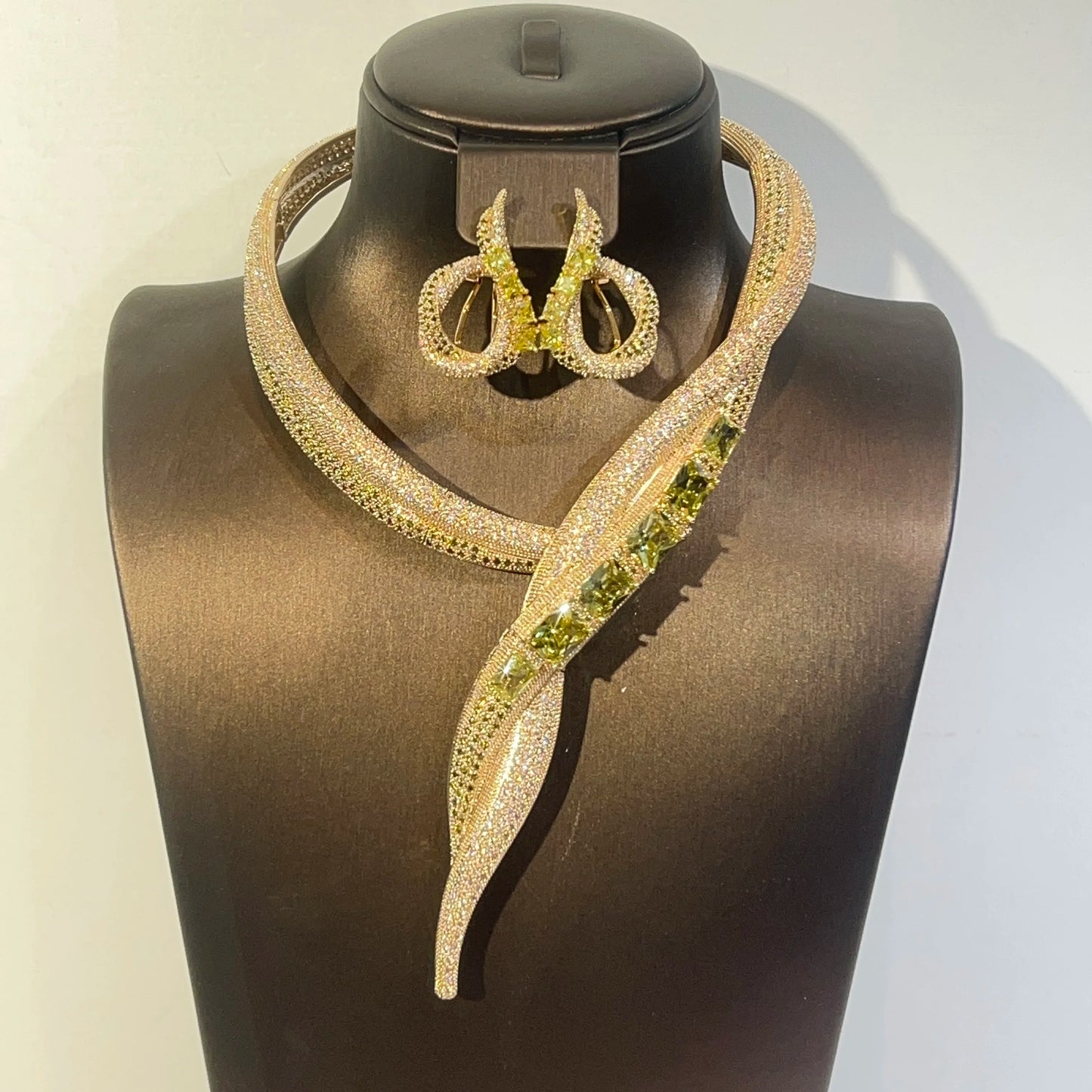 Collier en Zircon pour femmes, design unique, multicolore, ensemble de bijoux de mariée de luxe, cubique, dubaï, adapté aux accessoires à col en v