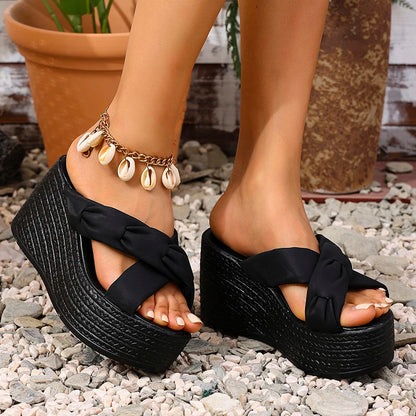 Sandales à talons compensés à bretelles croisées pour femmes, pantoufles de plage confortables à semelle épaisse, à la mode, été 2025