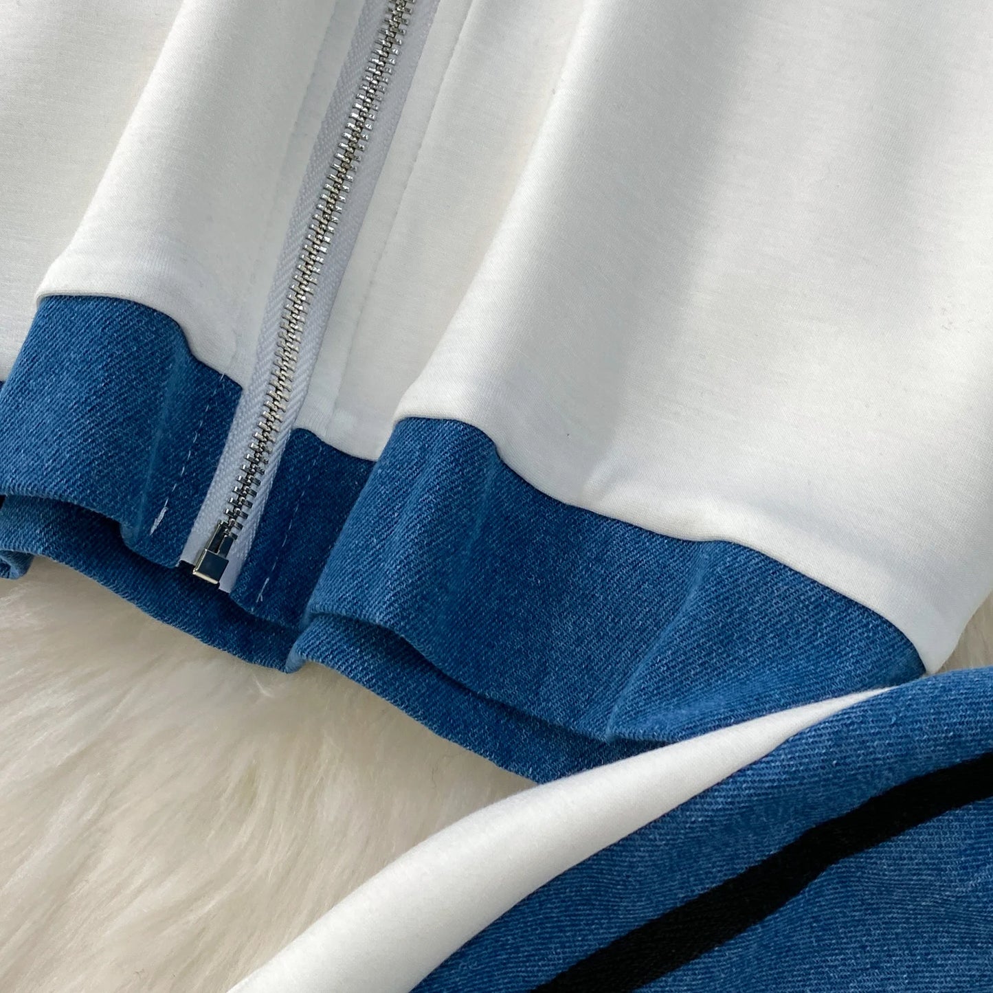 Veste à capuche costume de sport à la mode femmes été 2025 nouveau ensemble deux pièces populaire pantalon réducteur d'âge