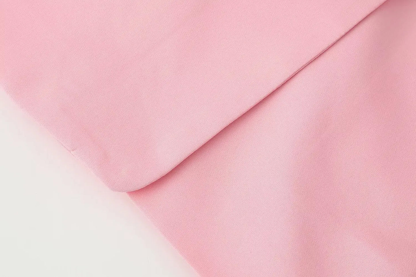 Le nouveau costume de sport pour femmes 2025 présente un cravate réversible à la mode et de grand style décontracté avec deux poches