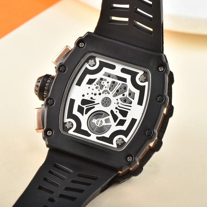 Nouvelle génération sport conception creuse montre d'affaires machines de sport modernes vent quartz petite montre artisanale à trois disques