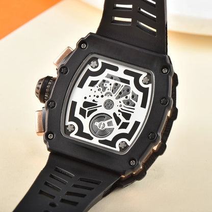 Nouvelle génération sport conception creuse montre d'affaires machines de sport modernes vent quartz petite montre artisanale à trois disques