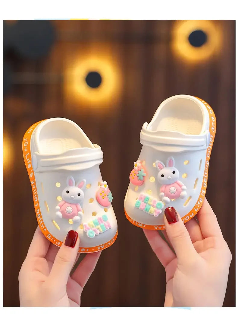 Pantoufles pour enfants, dessin animé mignon, pour filles et garçons, avec semelles souples, sacs pour bébés, chaussures perforées, sandales pour la maison et le bébé