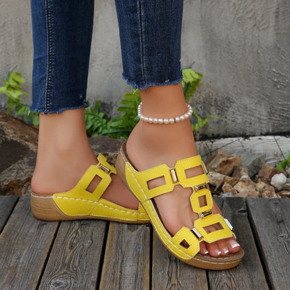 Tendance femmes pantoufles nouveau 2025 sandales à talons compensés mode à semelles épaisses chaussures de grande taille pour femmes bout ouvert pantoufles décontractées diapositives femmes