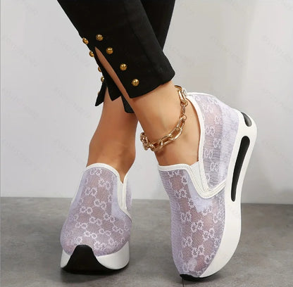 Femmes baskets nouvelle broderie plate-forme épaisse baskets femmes respirant maille mocassins printemps automne sans lacet chaussures décontractées pour les femmes