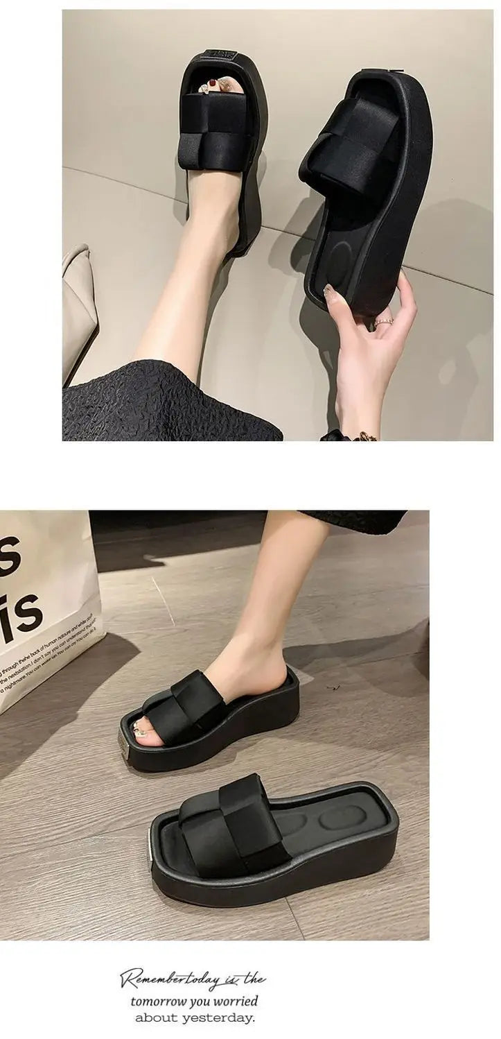 Pantoufles à plateforme de mode européenne pour femmes, nouvelles pantoufles astronomiques optiques, diapositives non aldes extérieures féminines, chaussures décontractées noires d'été, 2024