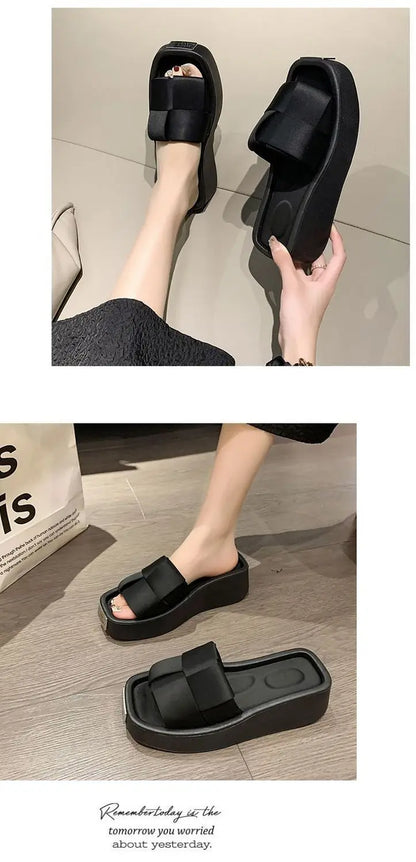 Pantoufles à plateforme de mode européenne pour femmes, nouvelles pantoufles astronomiques optiques, diapositives non aldes extérieures féminines, chaussures décontractées noires d'été, 2024