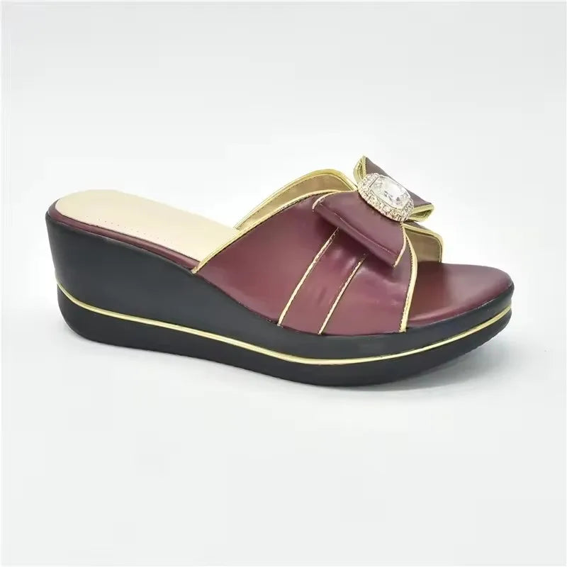 Dernières chaussures de mariage en cuir verni strass chaussures de mariée pour femmes 2025 chaussures à semelles compensées de luxe de créateur pour femmes escarpins à plate-forme