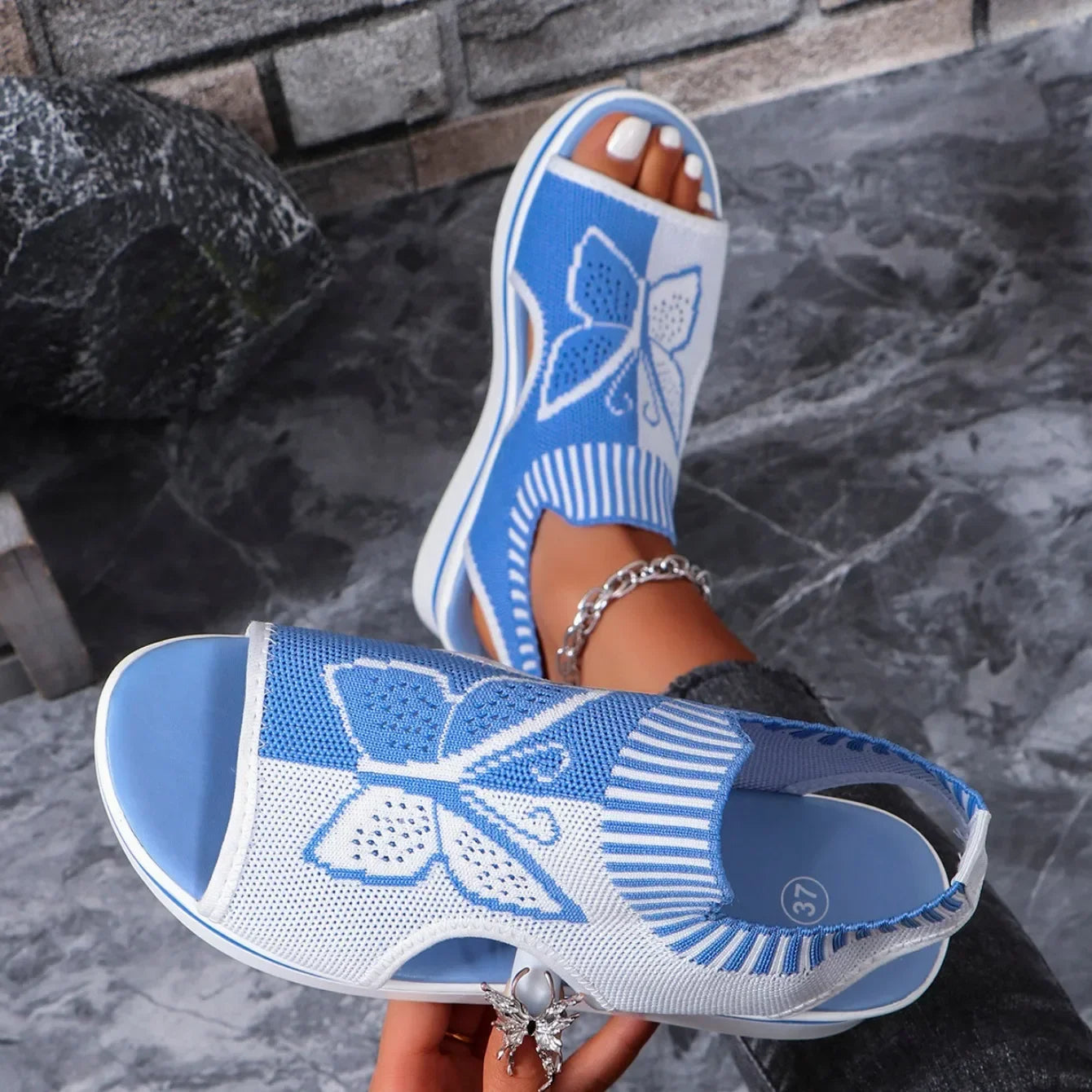 2024 été nouvelles femmes sandales bout rond plate-forme semelle maille unique femmes chaussures décontracté mode bleu papillon grande taille sandales