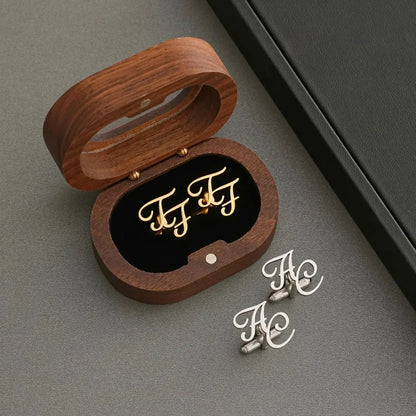 Boutons de manchette initials personnalisés pour les mariages. Préparez des cadeaux de mariage pour lui. Préparer les boutons de manchette pour les hommes. Préparez des cadeaux pour papa