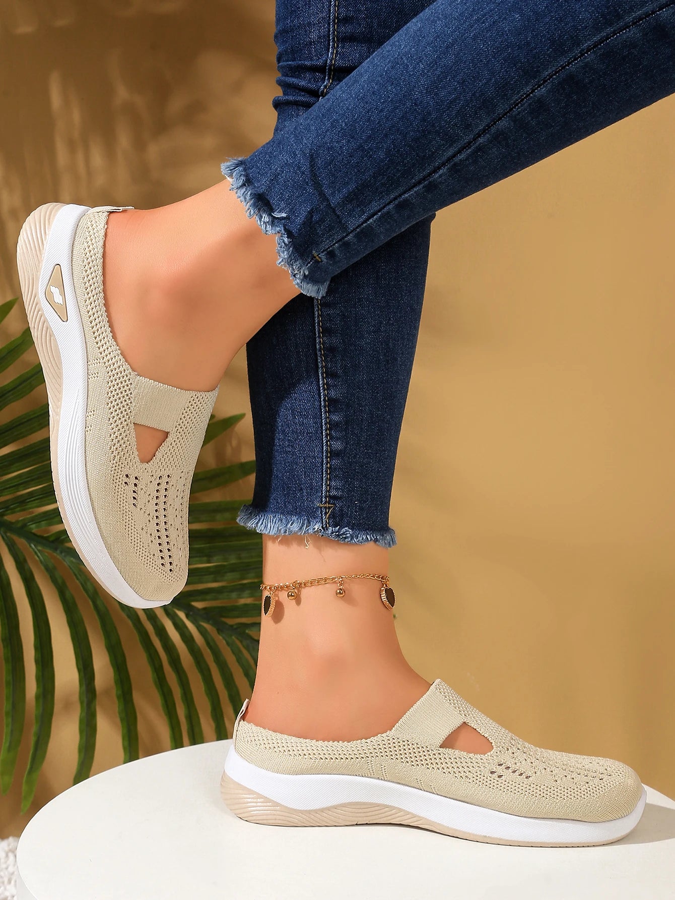 Chaussures pour femmes pratiques et confortables à la maison, un pied avec évent et demi-pantoufle, chaussures d'été pour femmes, livraison gratuite