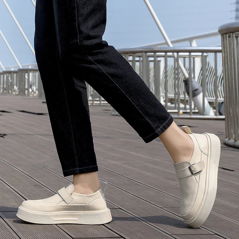 2025 Nouveaux mocassins à plateforme pour hommes Chaussures à enfiler en cuir à semelle épaisse Chaussures de marche confortables et décontractées pour hommes Chaussures plates à enfiler à la mode