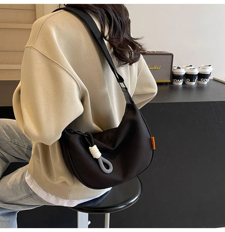 2024 nouvelle mode sac à bandoulière Simple large bandoulière conception unique sac à bandoulière Style Original trajet boulette femmes sac