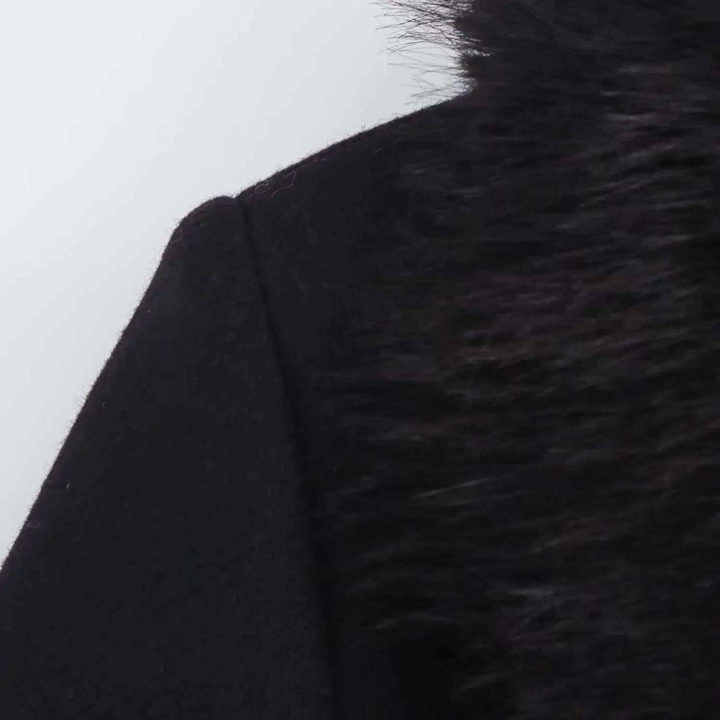 Manteau décoré avec ceinture et col en fausse fourrure pour femme, ample, à la mode, avec tempérament, nouvelle collection automne et hiver