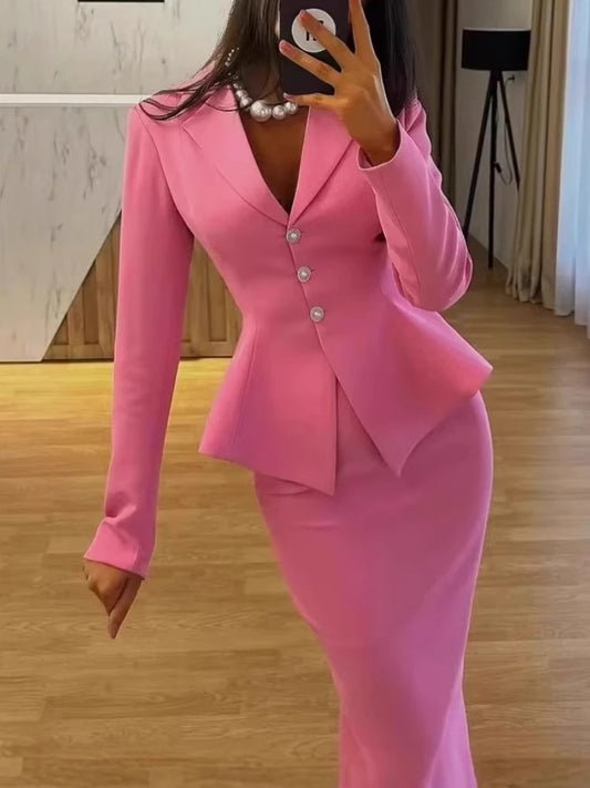 Ensemble 2 pièces pour femmes, blazer péplum rose, jupe ajustée avec détails de boutons, parfait pour les réunions de bureau ou les événements d'affaires