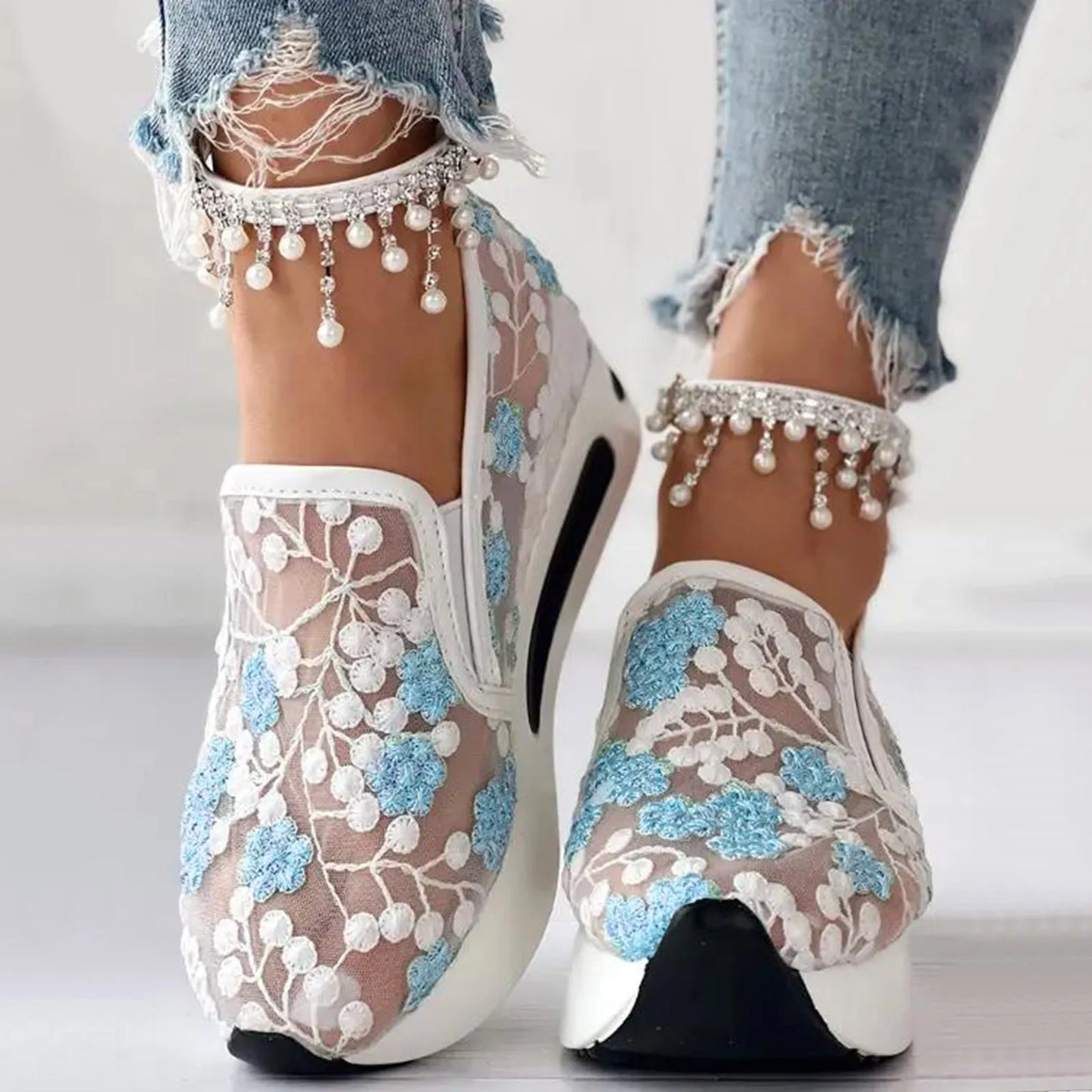 Baskets pour femmes dames mode respirant dentelle maille fleur broderie tête ronde fond épais chaussures d'été pour femmes