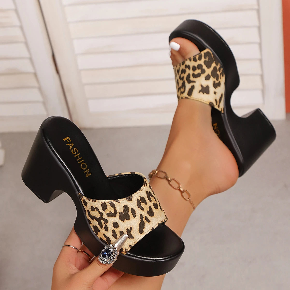 Sandales d'été à bout ouvert pour femmes, tongs à plateforme épaisse, talons épais, mode minimaliste, chaussures à talons hauts pour femmes