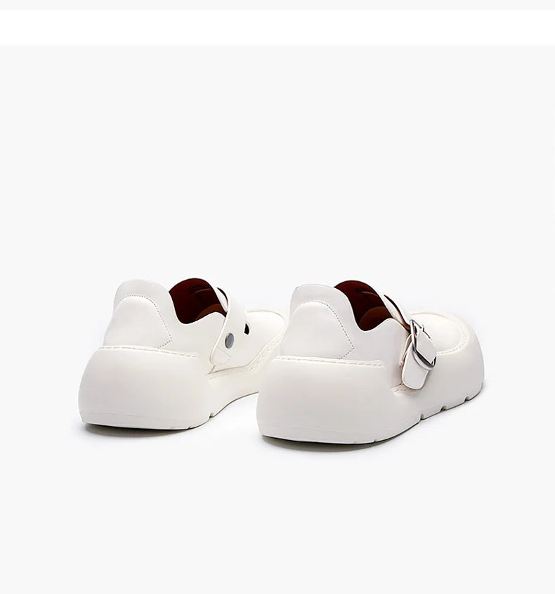 Été 2025 nouveaux mocassins en cuir respirants pour hommes semelles souples semelles épaisses confortables chaussures en cuir pour hommes à la mode et décontractées