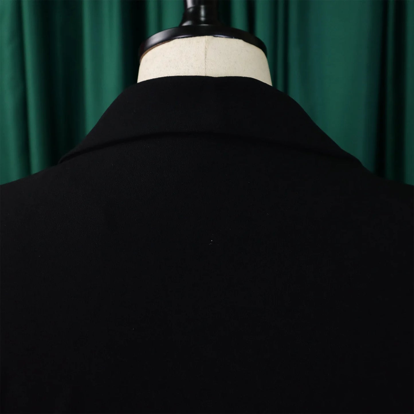 Robe plissée mi-longue à col de costume, taille haute, à la mode, nouvelle collection automne 2025