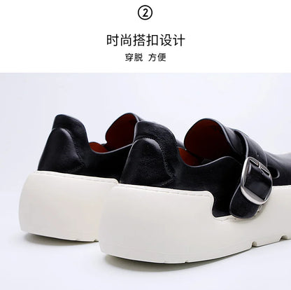 Été 2025 nouveaux mocassins en cuir respirants pour hommes semelles souples semelles épaisses confortables chaussures en cuir pour hommes à la mode et décontractées